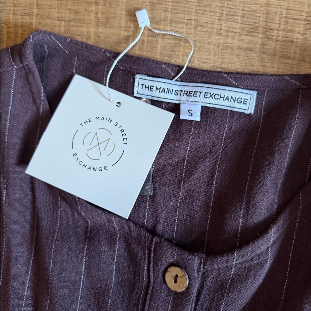 Women's Plum Button-Front Midi Dress with Subtle Stripes - Picture 2 of 3